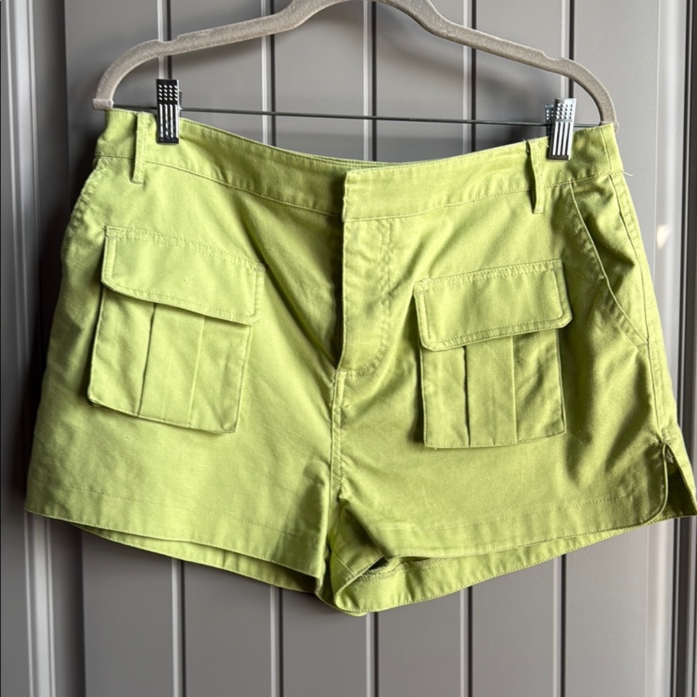 Lush Green Cargo Shorts with Sturdy Cotton Twill